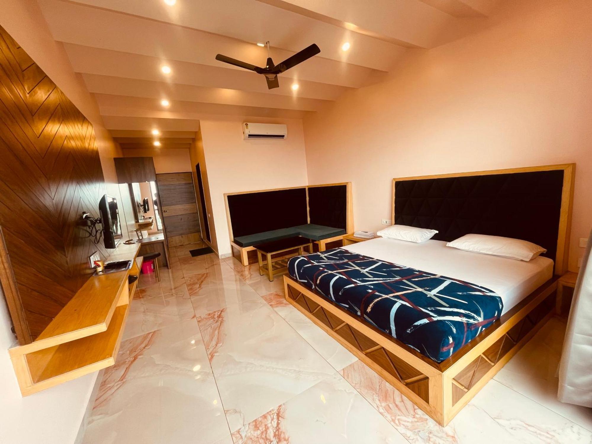 Hotel Saptarang Residency Panhāla 外观 照片