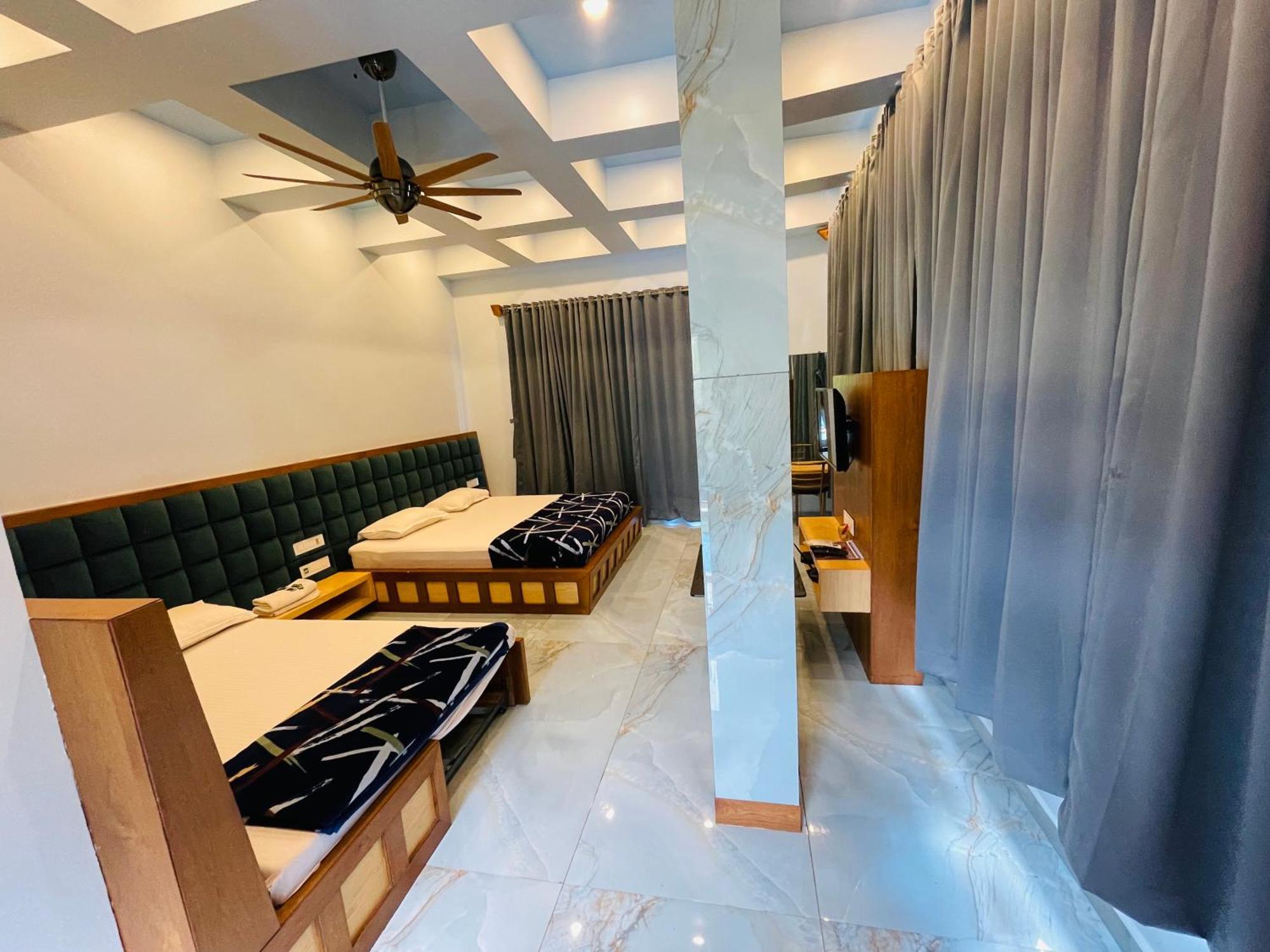 Hotel Saptarang Residency Panhāla 外观 照片